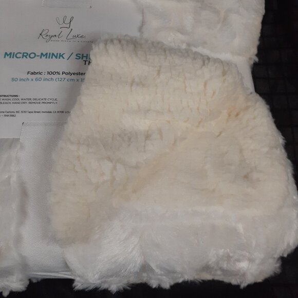 Royal Luxe Micro-Mink/Sherpa Reversable Throw - Picture 2 of 5